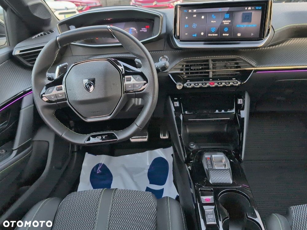 Peugeot 208 1.2 mHEV GT - 11