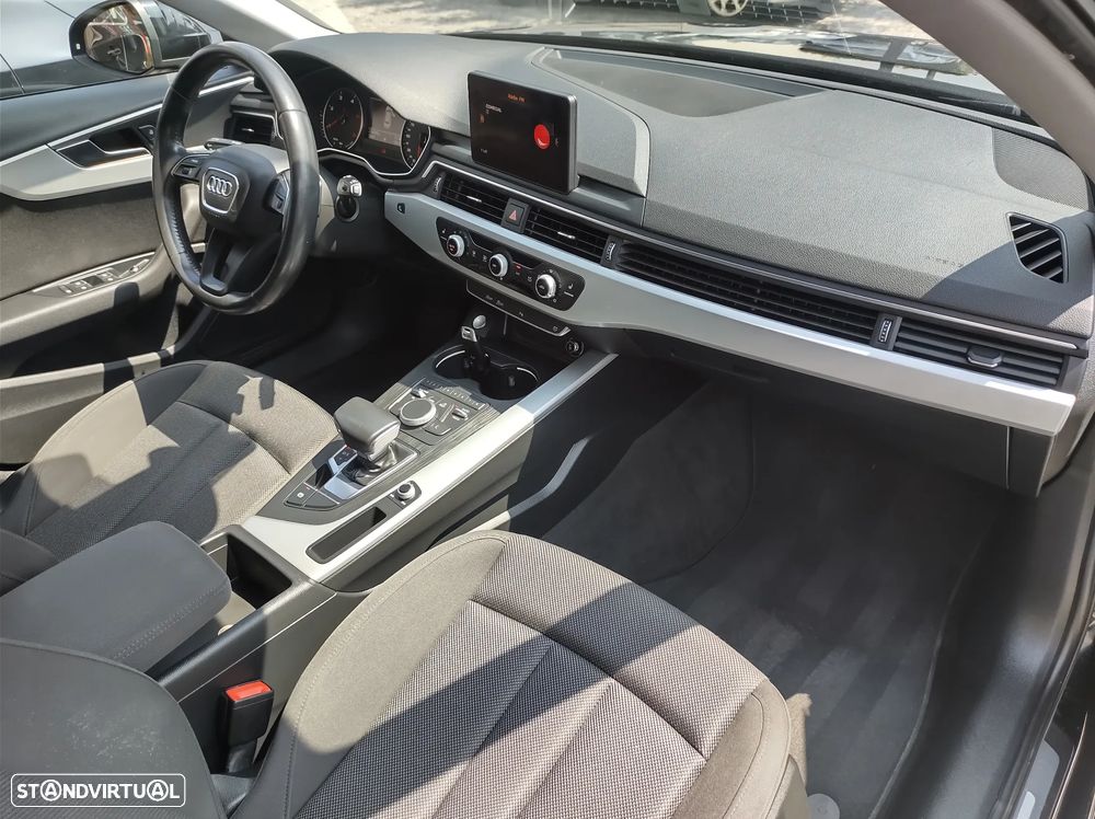 Audi A4 2.0 TDI S tronic design - 17