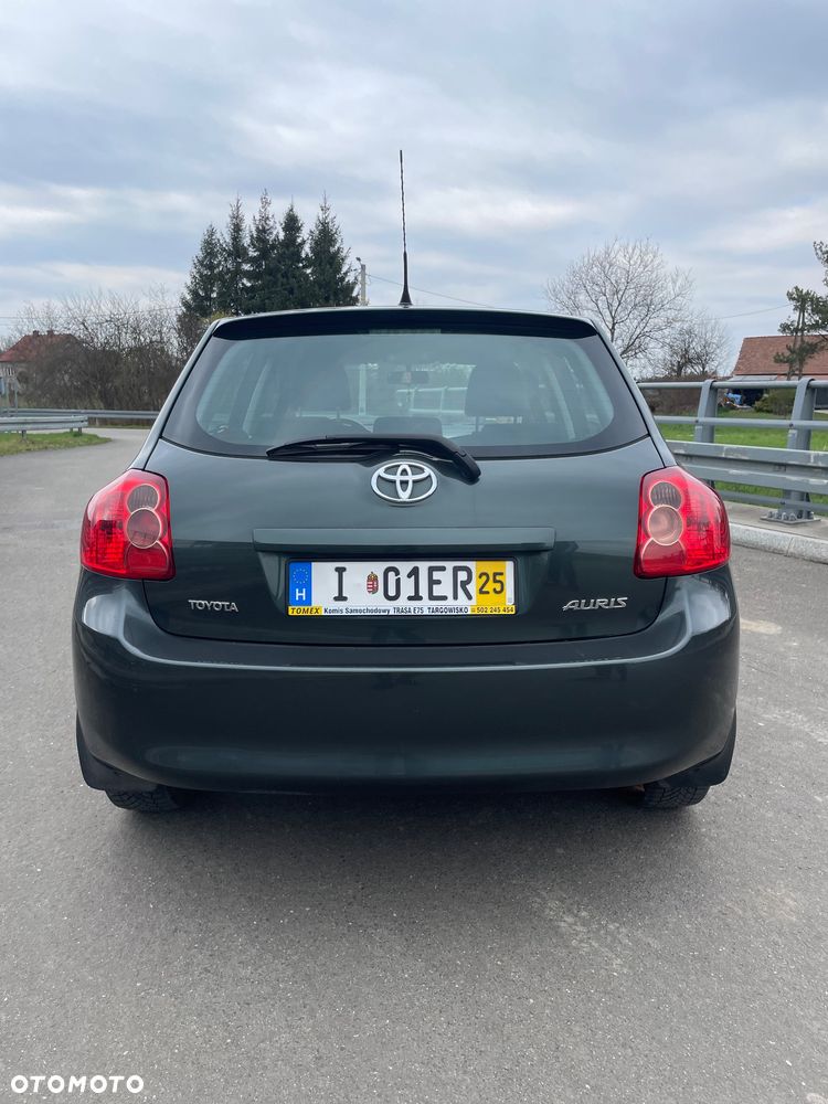 Toyota Auris - 11