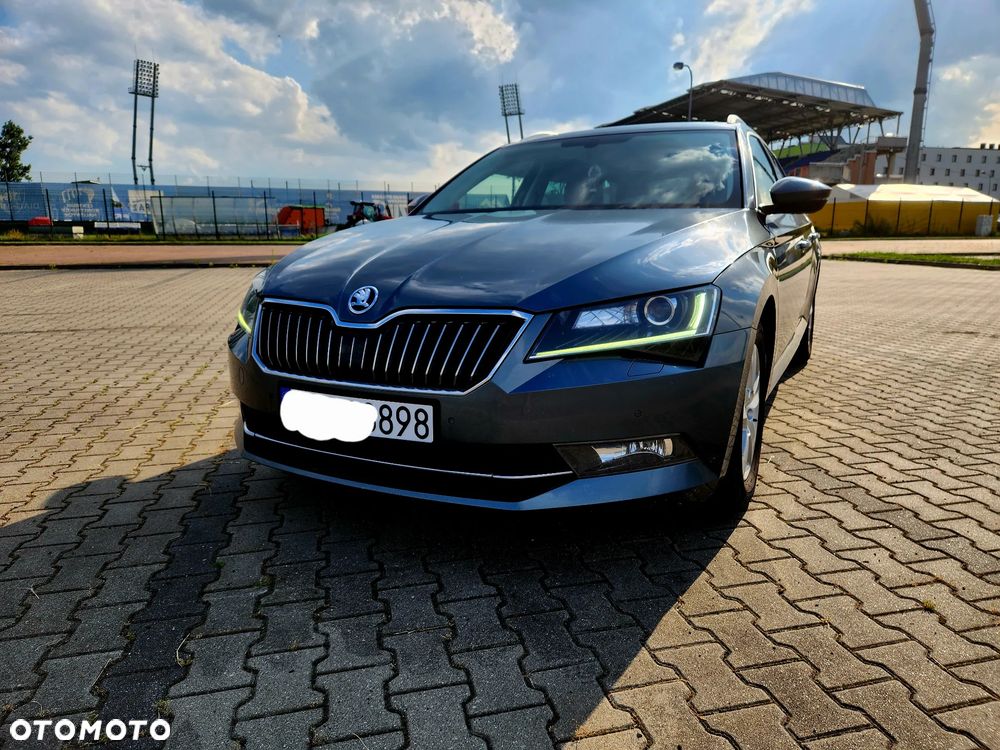 Skoda Superb 2.0 TDI DSG Style - 2