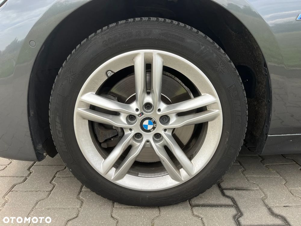 BMW Seria 2 220d xDrive M Sport - 5
