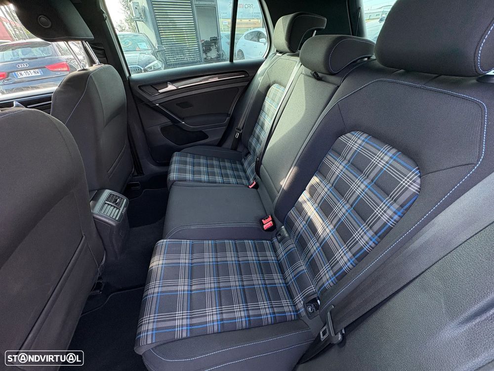 VW Golf 1.4 GTE Plug-in-Hybrid DSG - 10