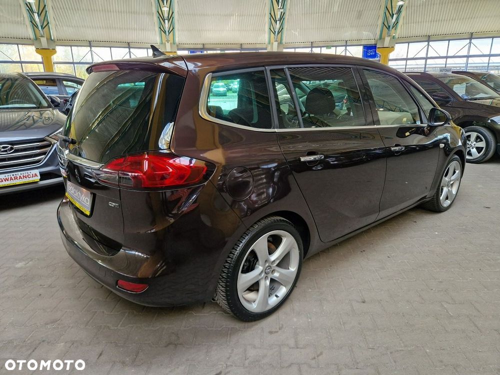 Opel Zafira - 10