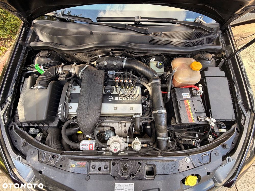 Opel Astra 2.0 Turbo Sport - 25