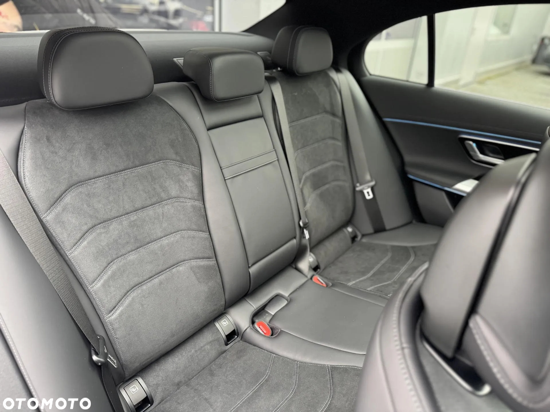 Mercedes-Benz Klasa E 220 d 4Matic 9G-TRONIC Edition AMG Line - 13
