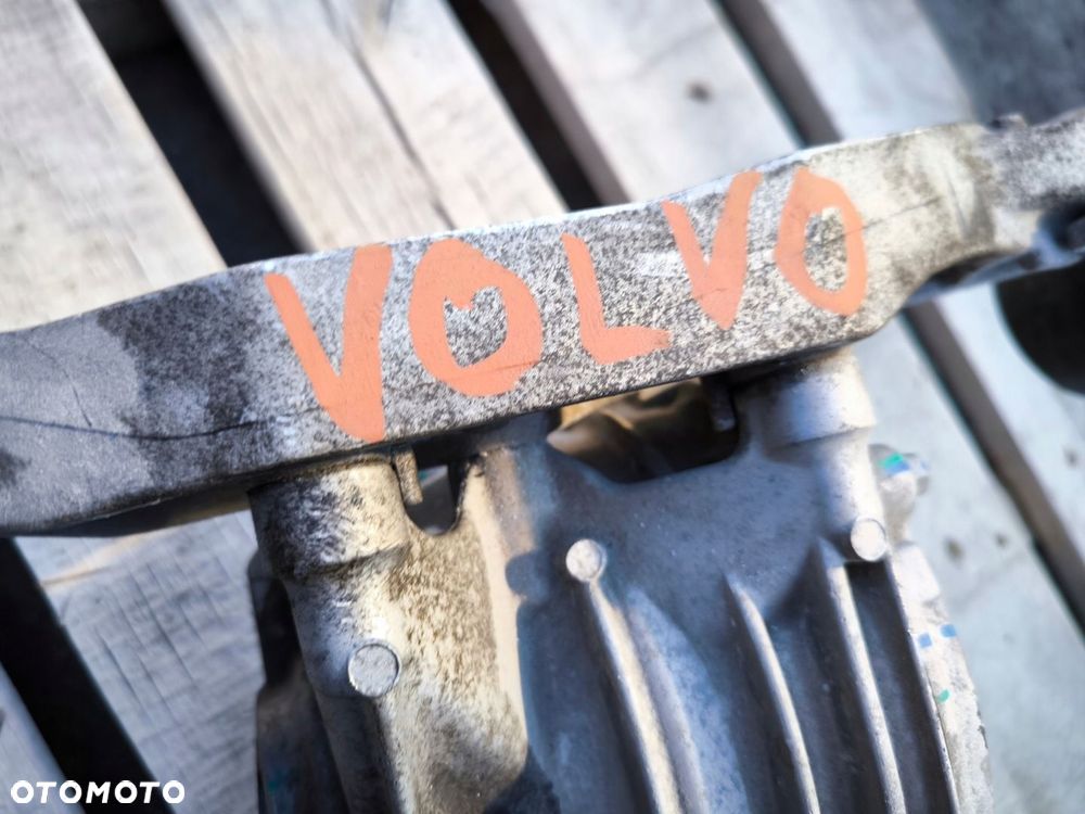 VOLVO XC60 II MOST TYLNY DYFER 2.0 T5 P1216698 - 8
