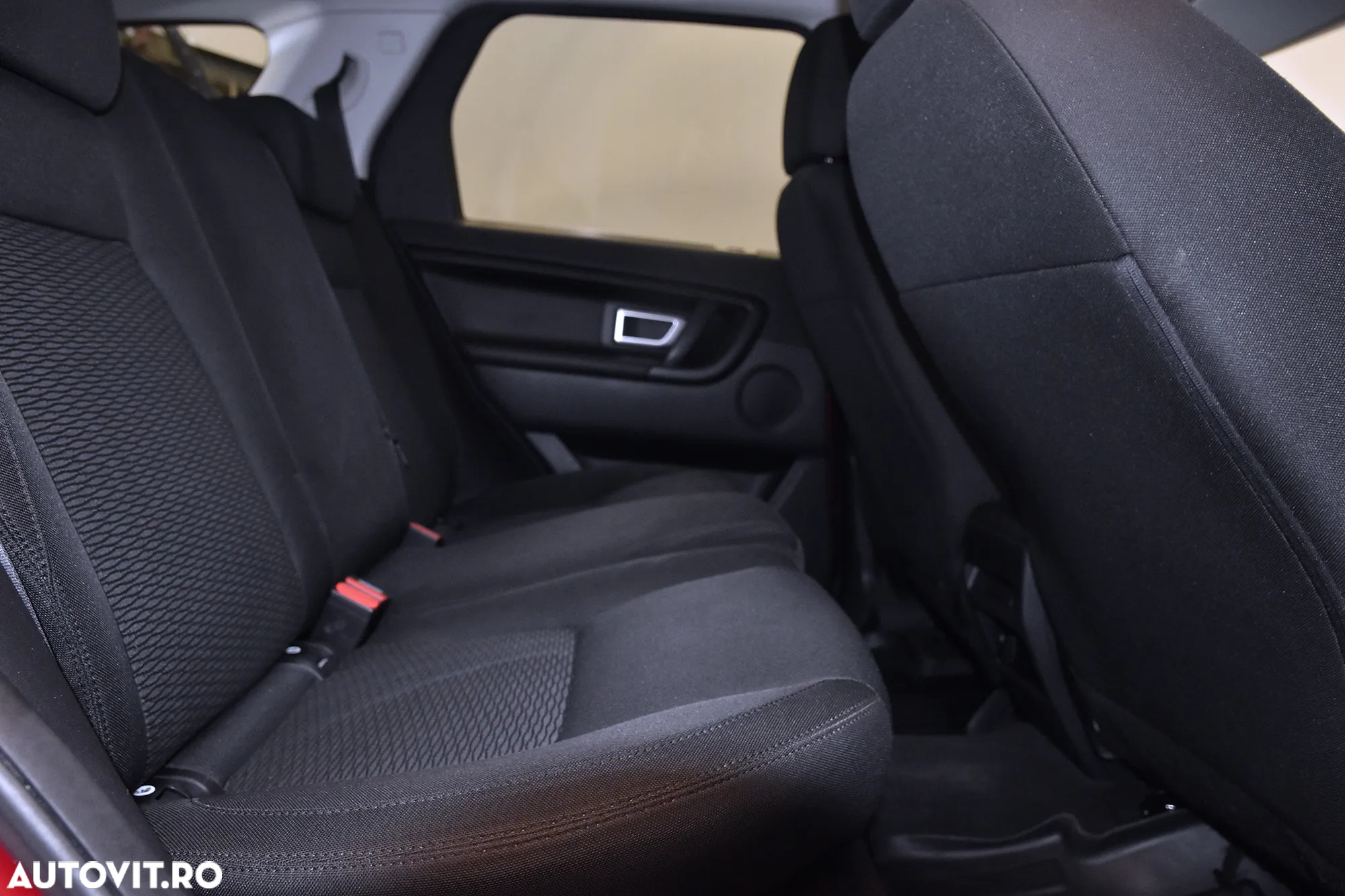 Land Rover Discovery Sport - 12