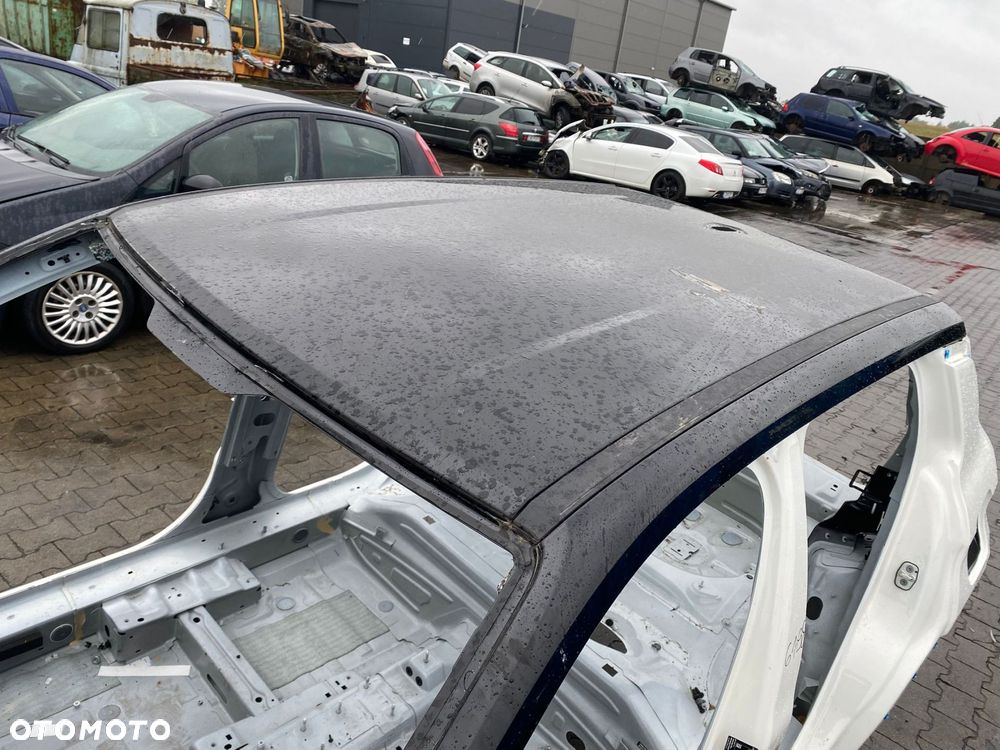 DACH POSZYCIE ĆWIARTKA CZARNY JEEP AVENGER - 1