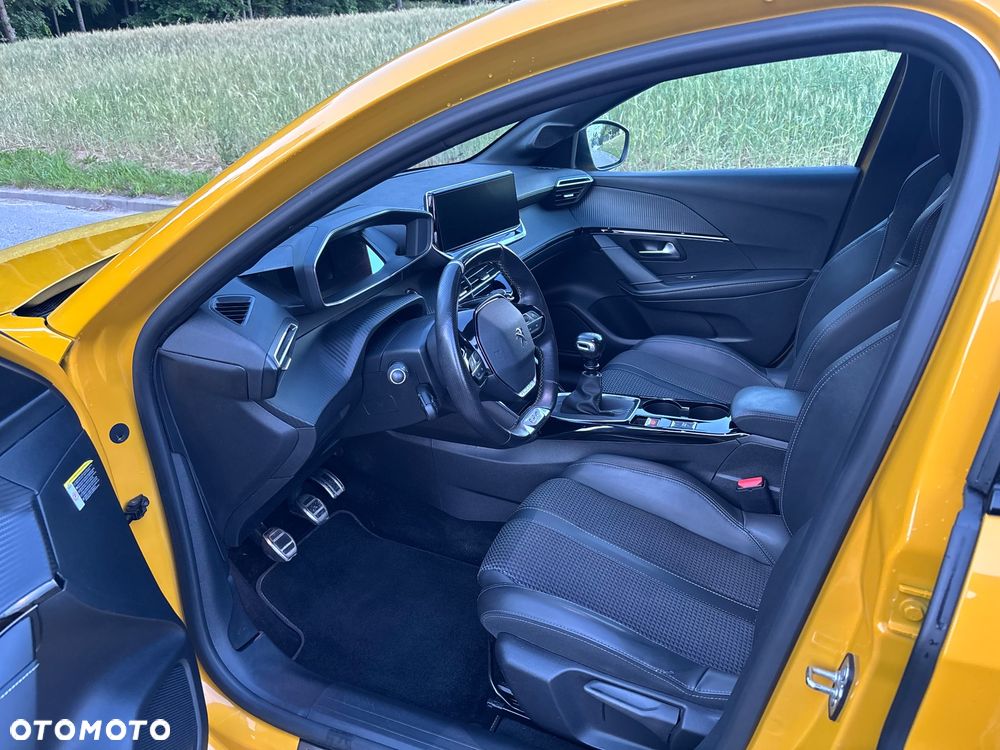 Peugeot 208 PureTech 100 GT Pack - 24