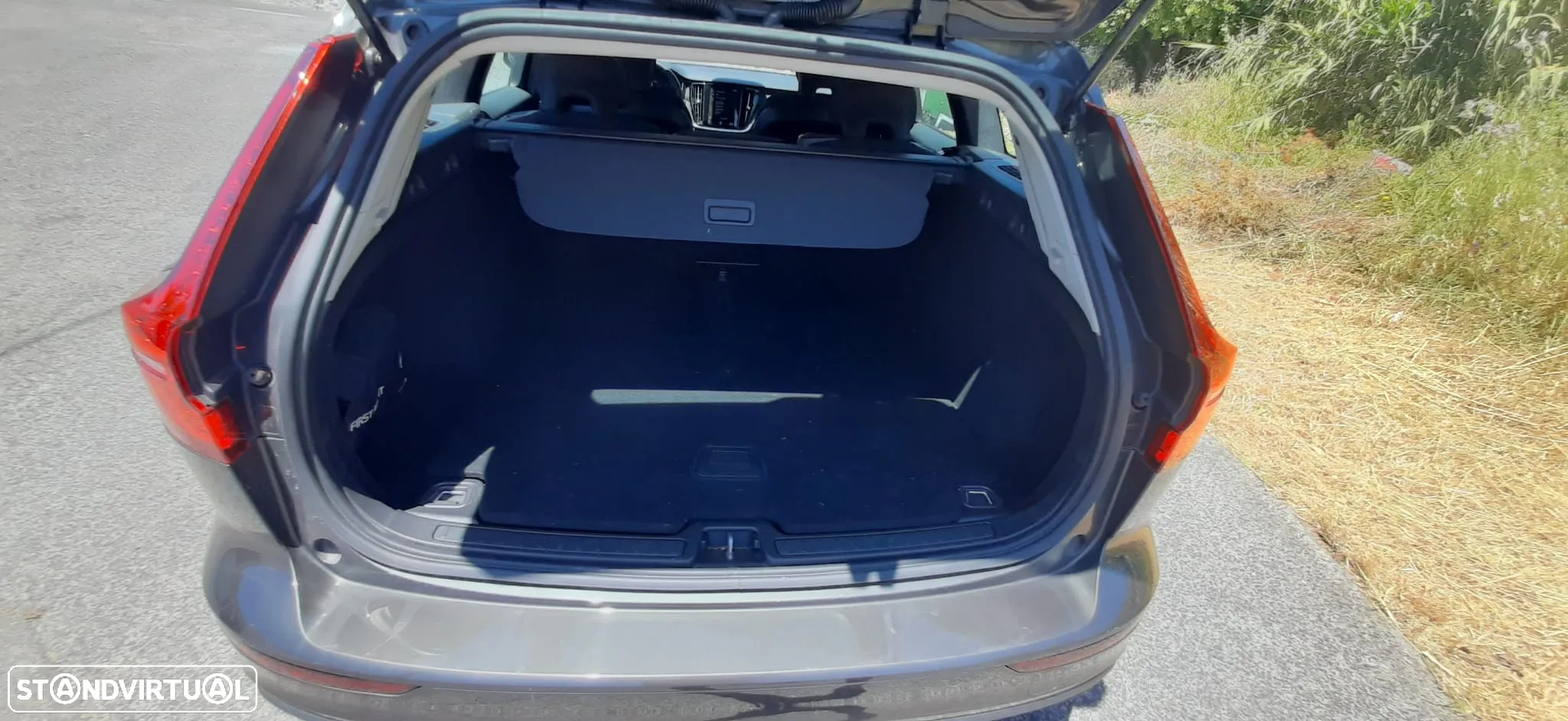 Volvo V60 2.0 D3 Momentum Geartronic - 12