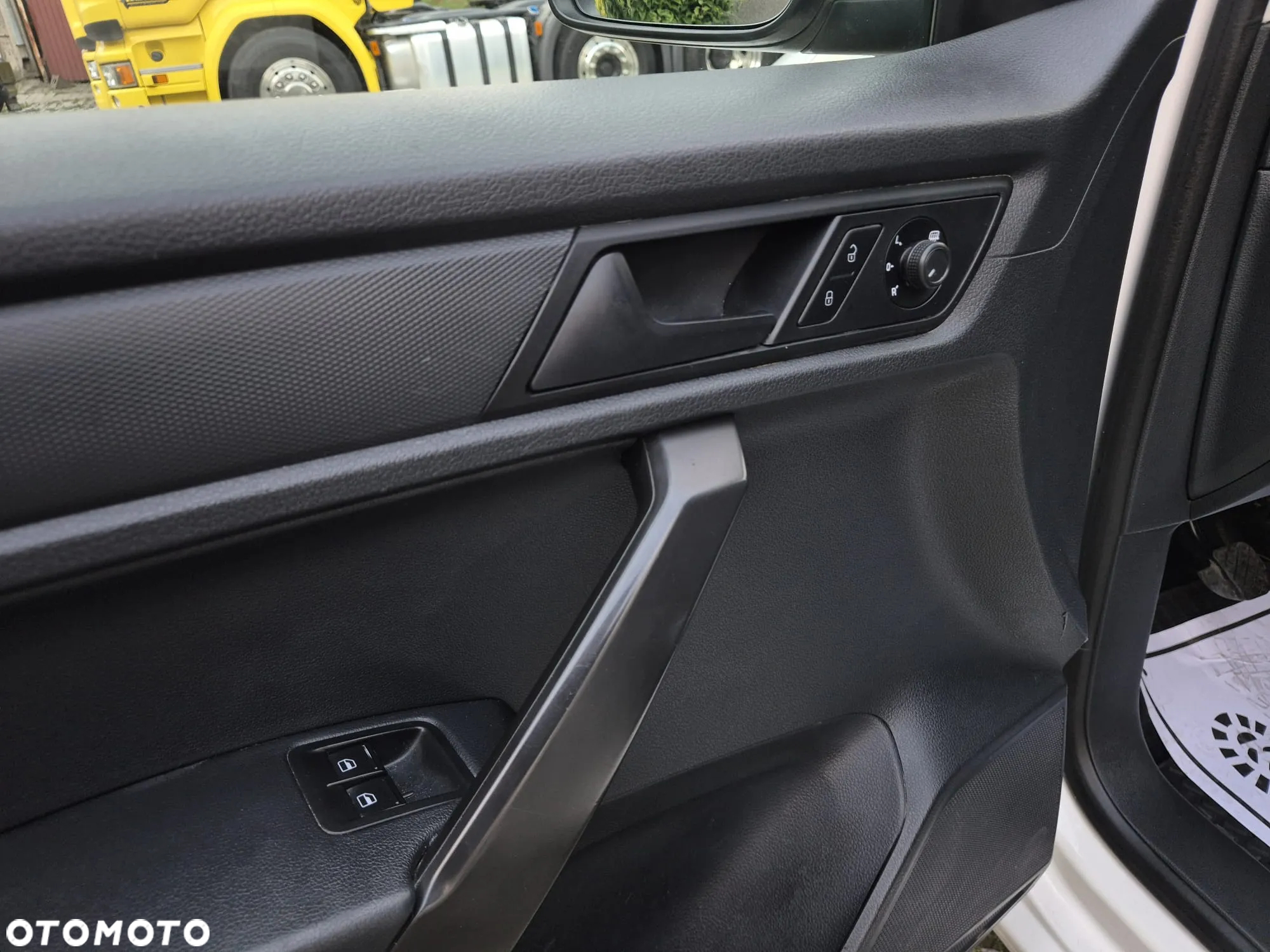 Volkswagen Caddy Maxi - 19