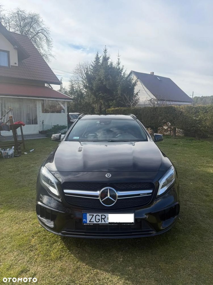 Mercedes-Benz GLA - 1