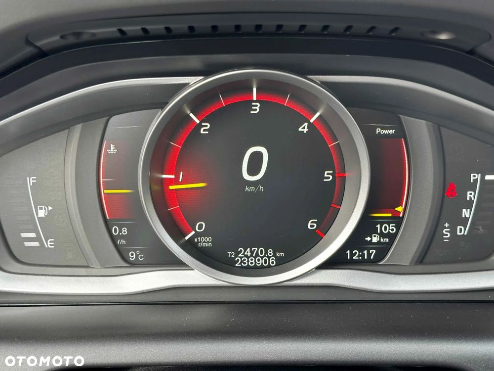 Volvo XC 60 D4 Momentum - 26