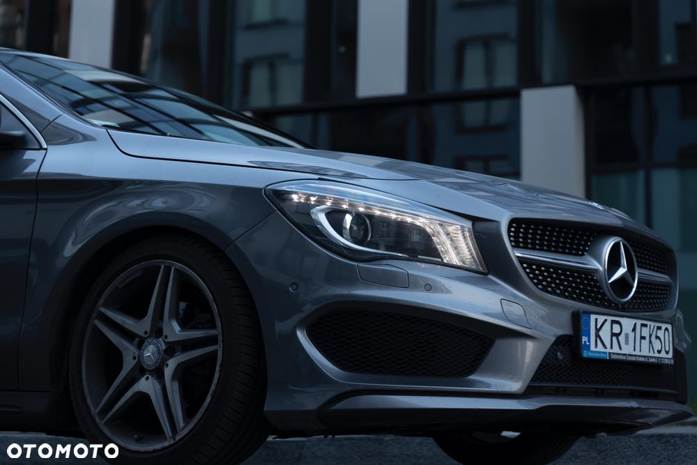 Mercedes-Benz CLA 200 7G-DCT AMG Line - 10