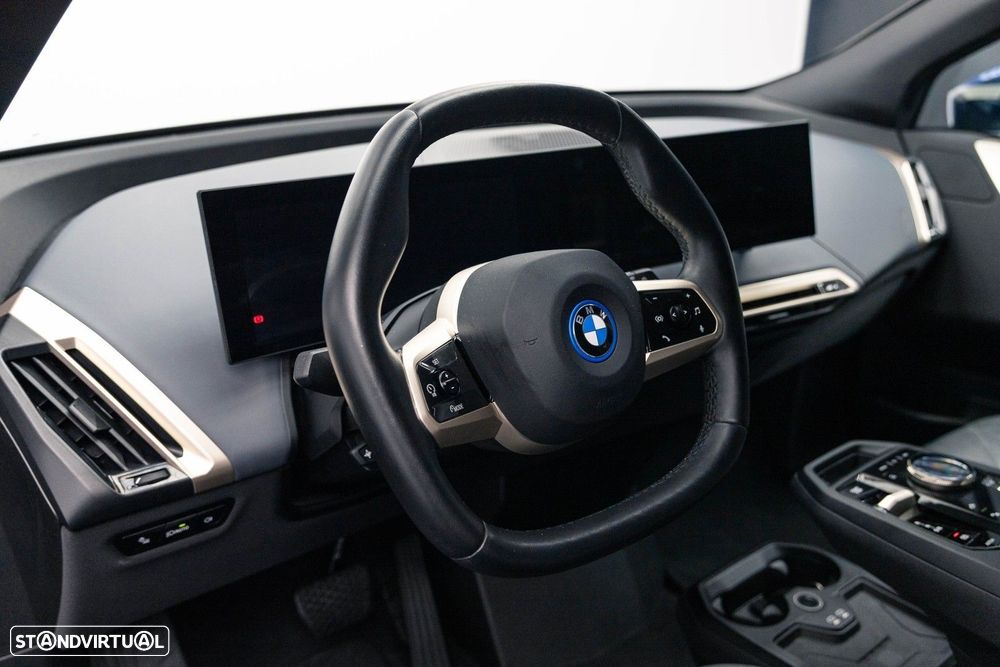 BMW iX xDrive 40 - 21