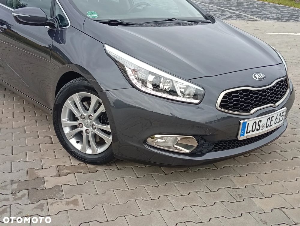 Kia Ceed 1.6 CRDi 128 Platinum Edition - 4