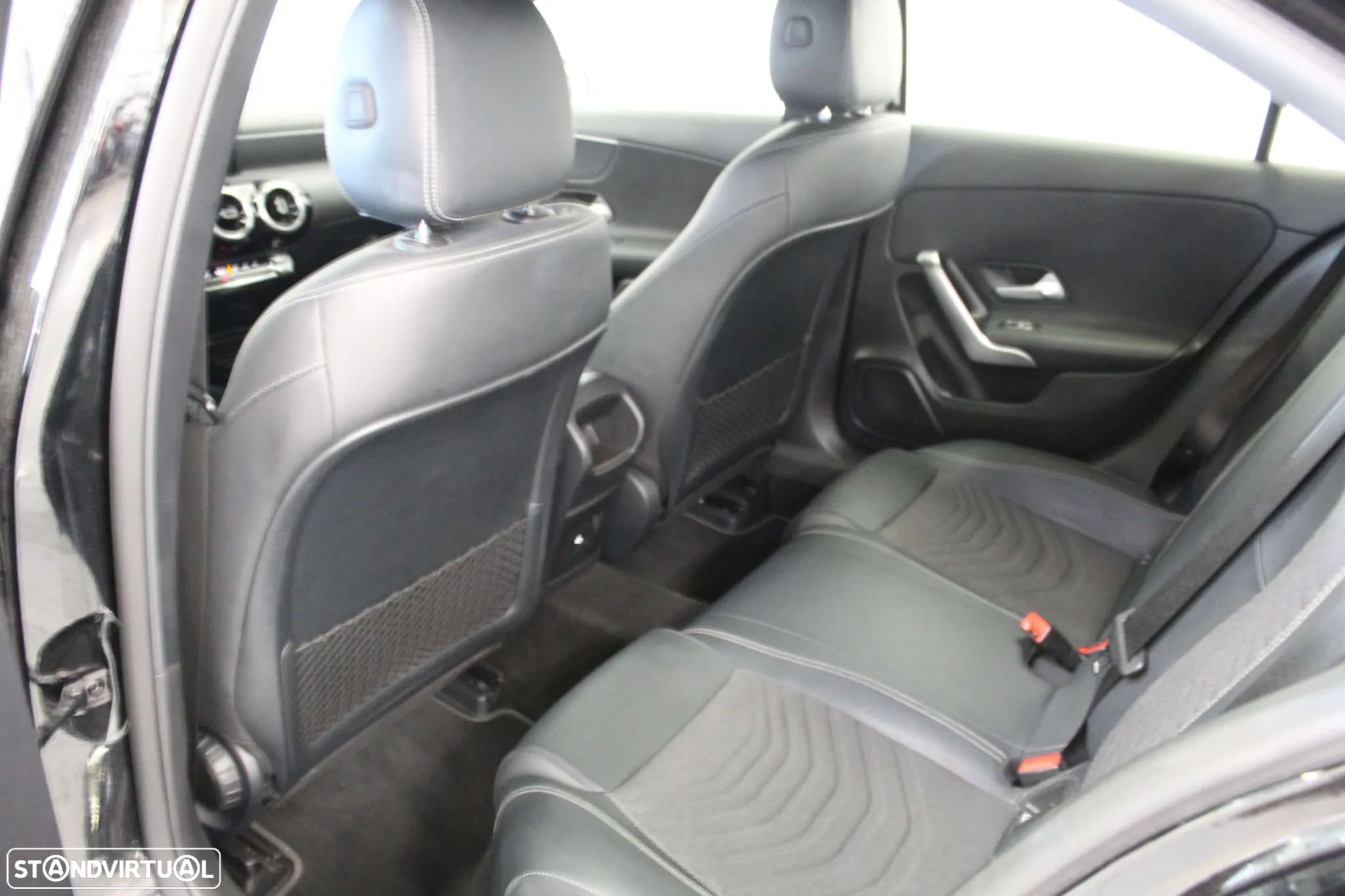 Mercedes-Benz A 200 Limousine Progressive Aut. - 17