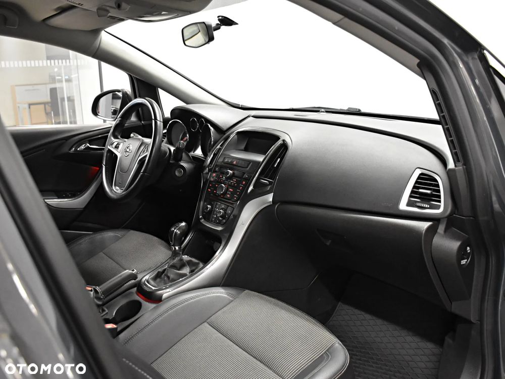 Opel Astra 1.7 CDTI Cosmo - 11