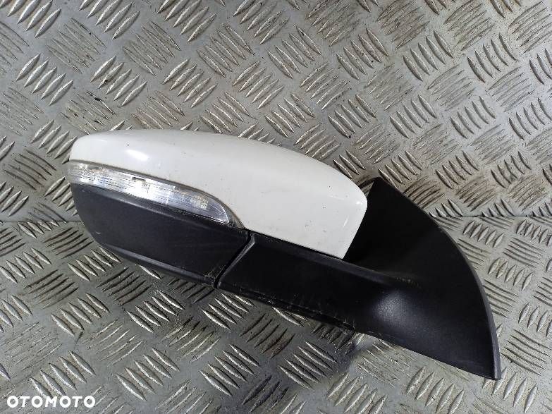 LUSTERKO PRAWE VOLKSWAGEN PASSAT CC - 2