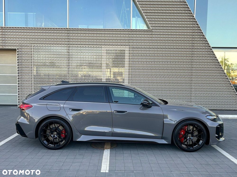 Audi RS5 Avant - 2