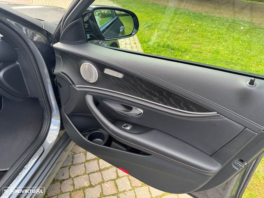 Mercedes-Benz E 300 de AMG Line - 35