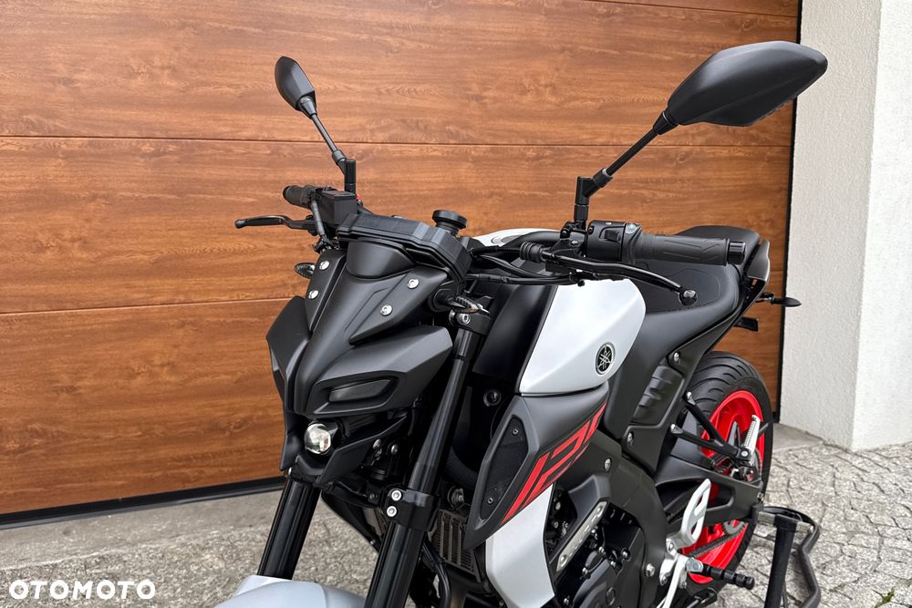 Yamaha MT - 16