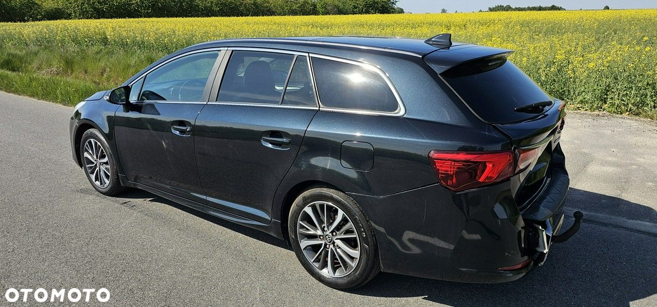 Toyota Avensis - 34
