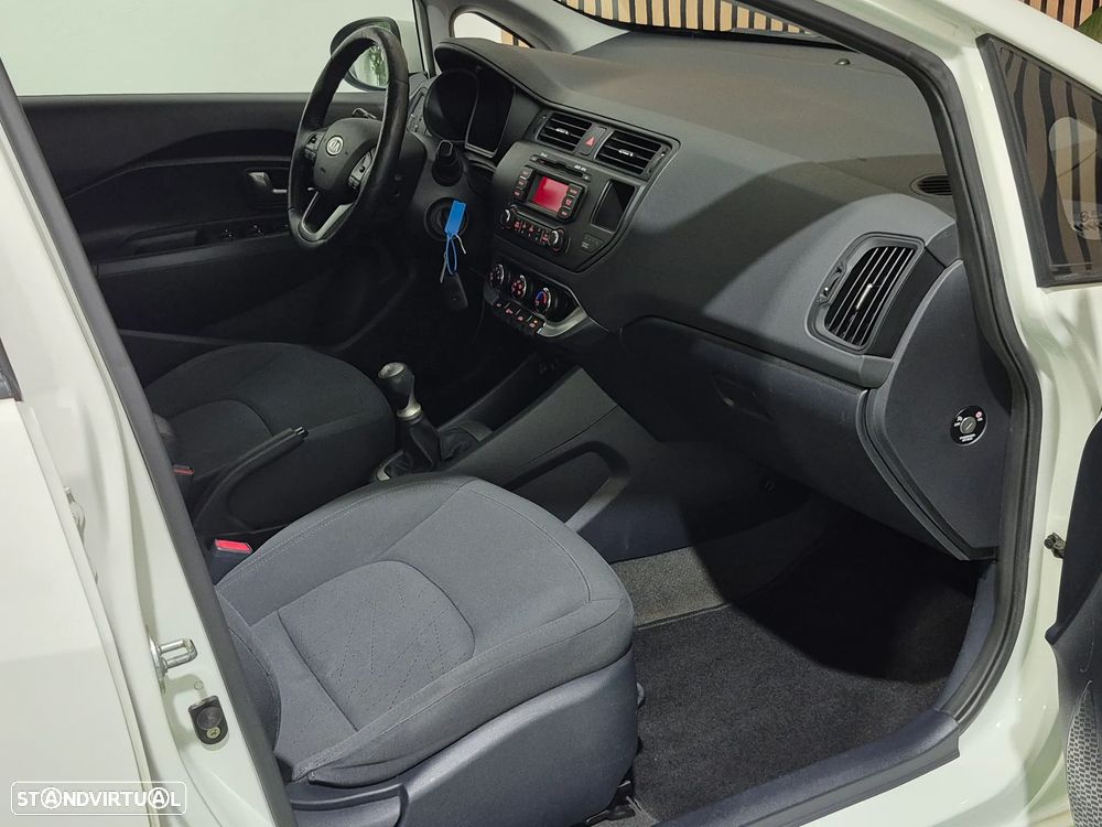 Kia Rio 1.2 CVVT LX - 21