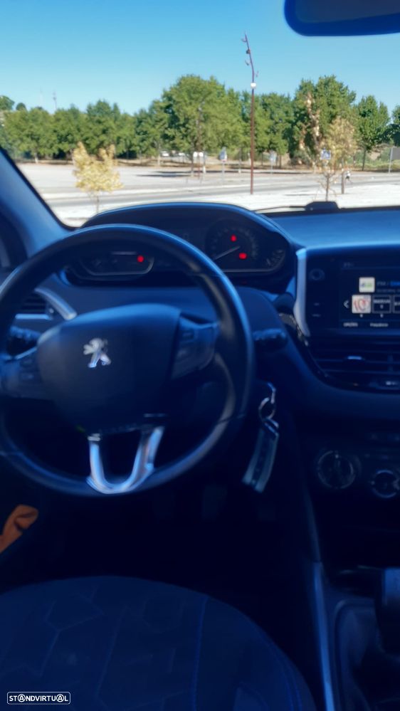 Peugeot 2008 1.2 PureTech Style - 3