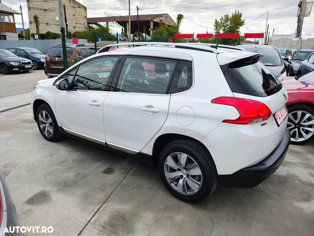 Peugeot 2008 PureTech 110 GPF Stop&Start EAT6 Allure - 4