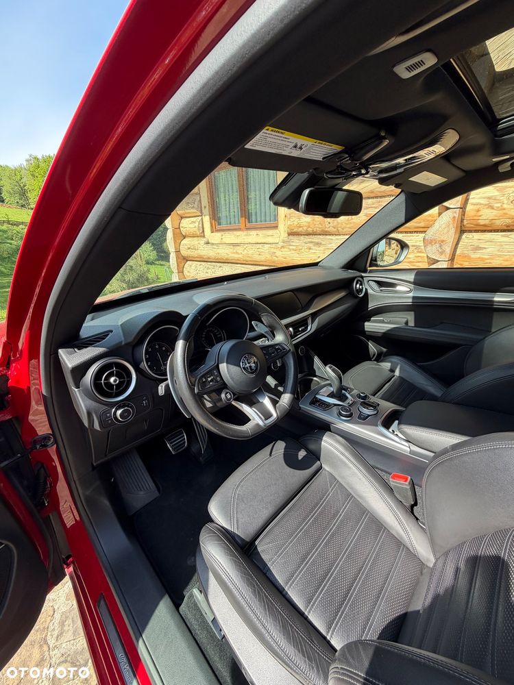 Alfa Romeo Stelvio 2.0 Turbo 16V AT8-Q4 Veloce Ti - 16