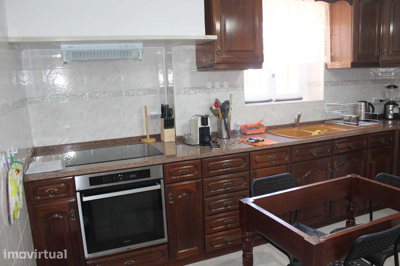 Quarto individual mobiliado em Arranhó com internet - Grande imagem: 2/8
