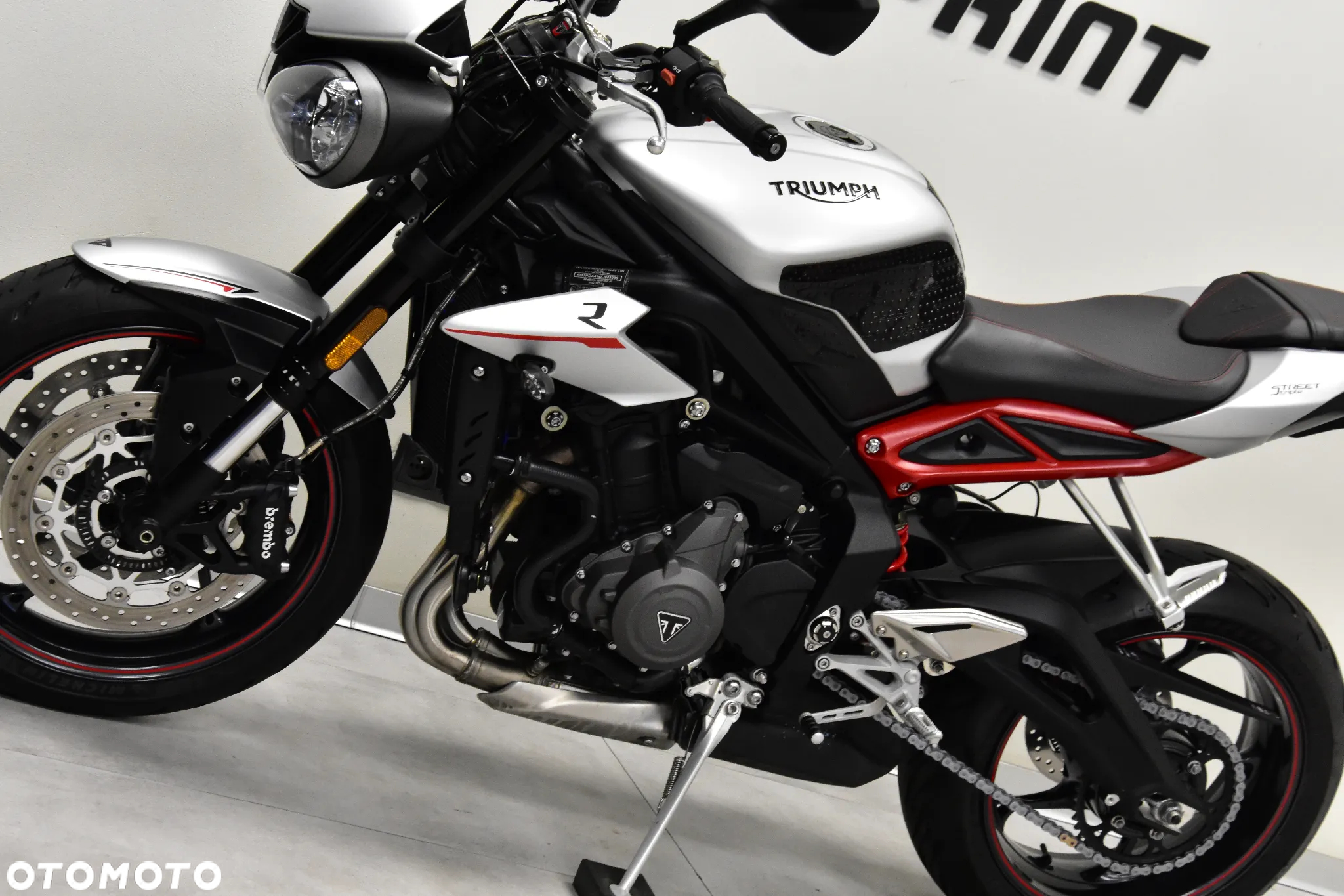 Triumph Street Triple - 14