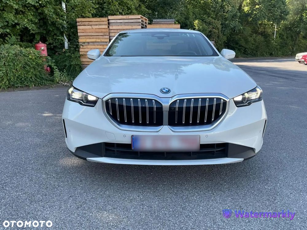 BMW Seria 5 2023 photo 3