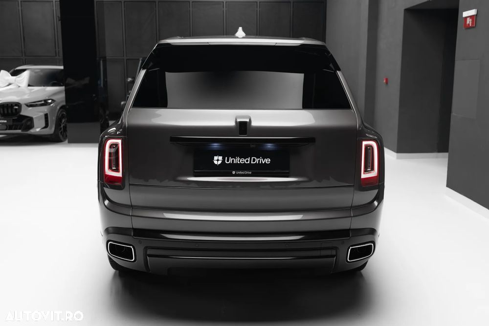 Rolls-Royce Cullinan Standard - 28
