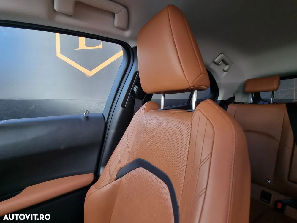 Lexus UX 250h - 25
