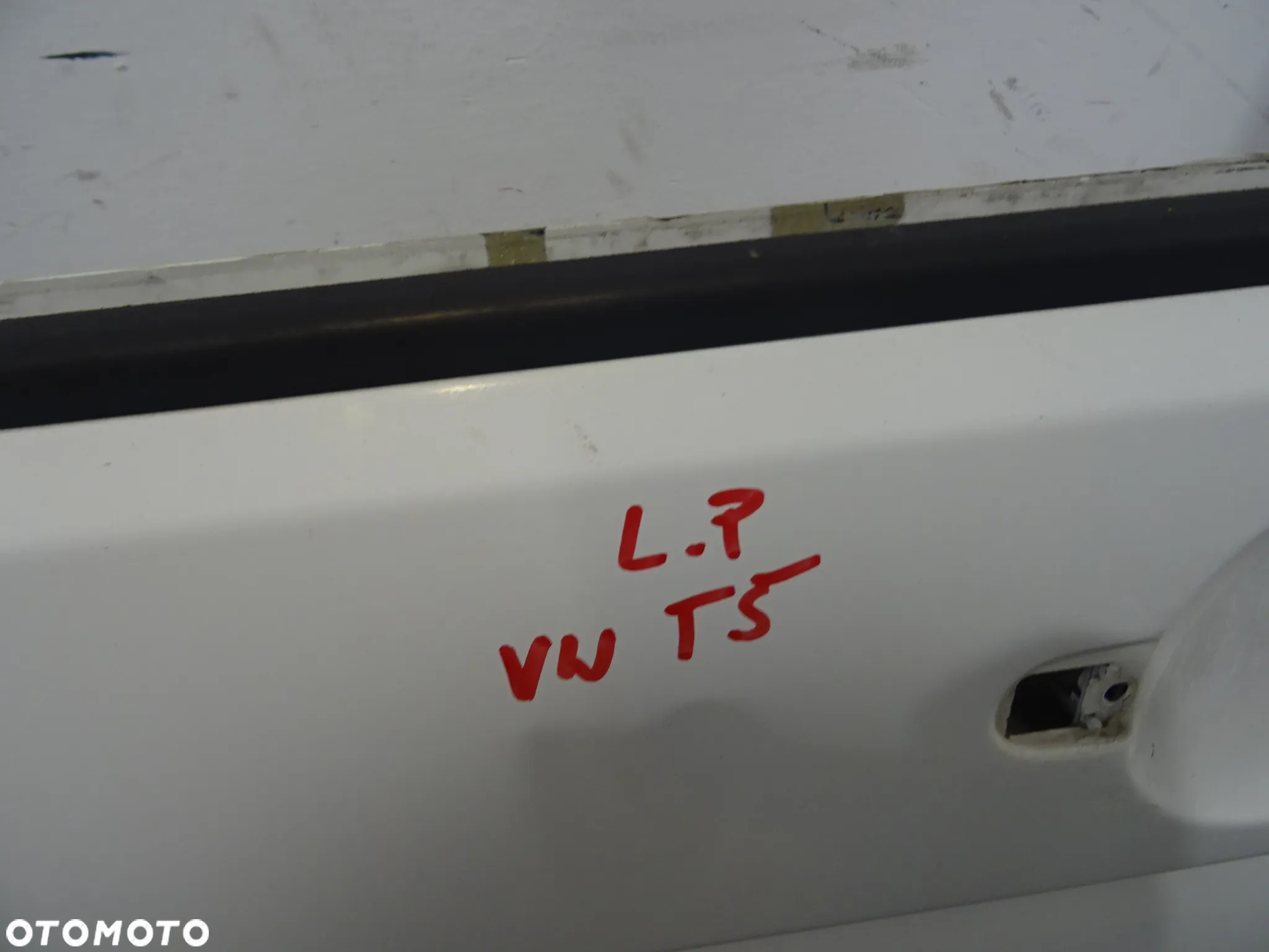 VW TRANSPORTER T5 1.9 TDI DRZWI LEWY PRZÓD PRZEDNI - 11