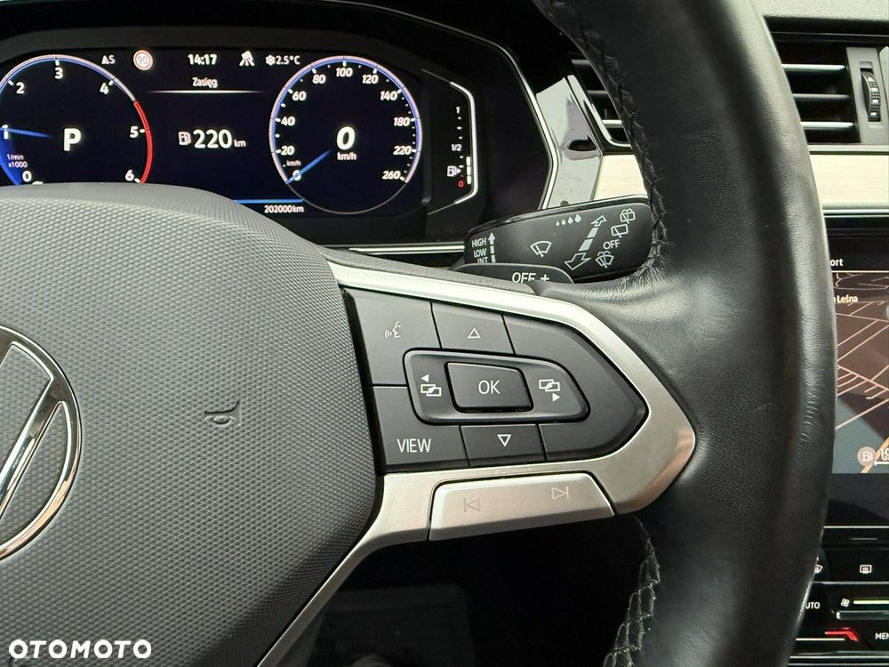 Volkswagen Passat - 12