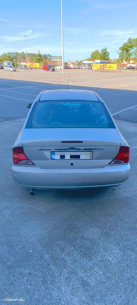 Ford Focus 1.6 Ghia - 3