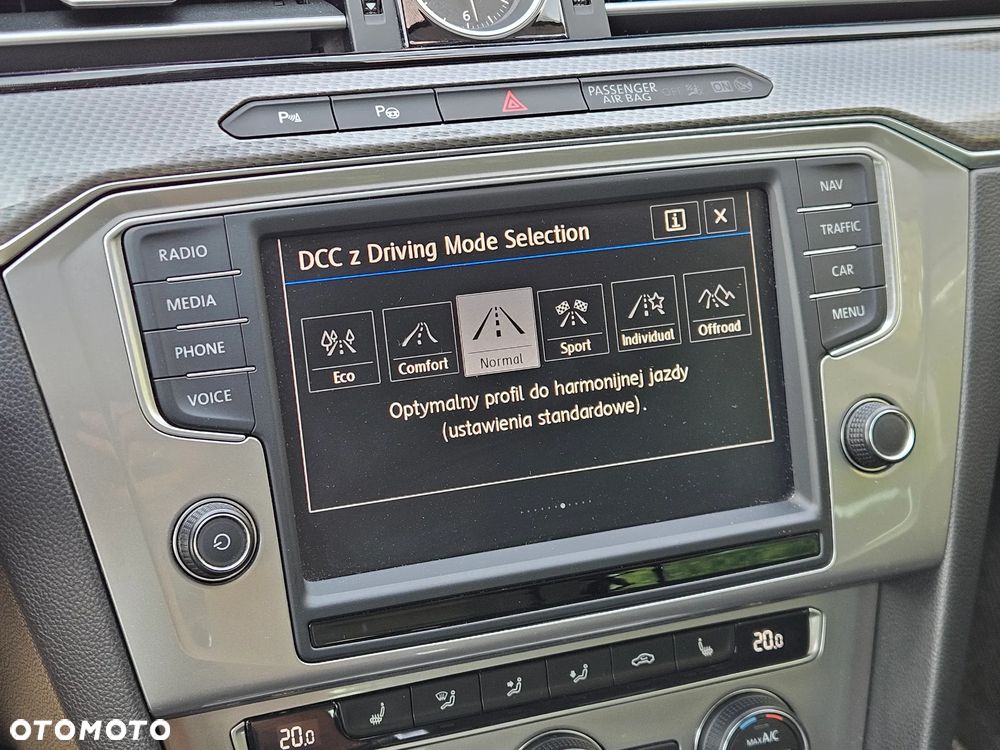 Volkswagen Passat Variant 2.0 TDI SCR 4Motion DSG Highline - 27