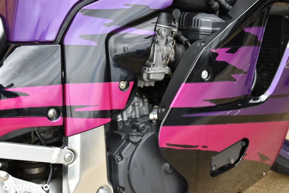 Suzuki GSX-R - 35