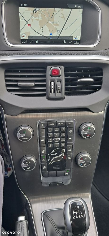 Volvo V40 - 18