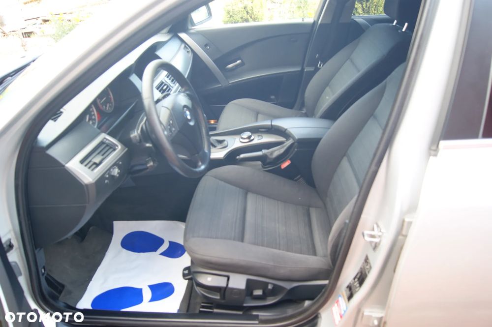 BMW Seria 5 520d Touring - 10