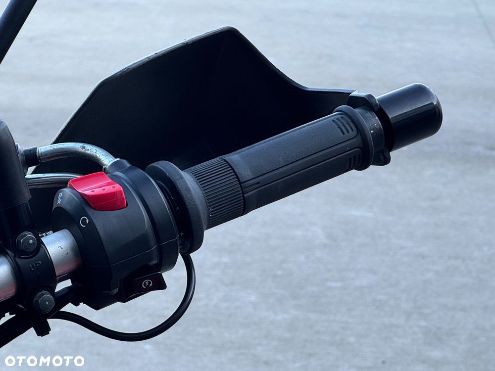 Suzuki V-STROM - 17
