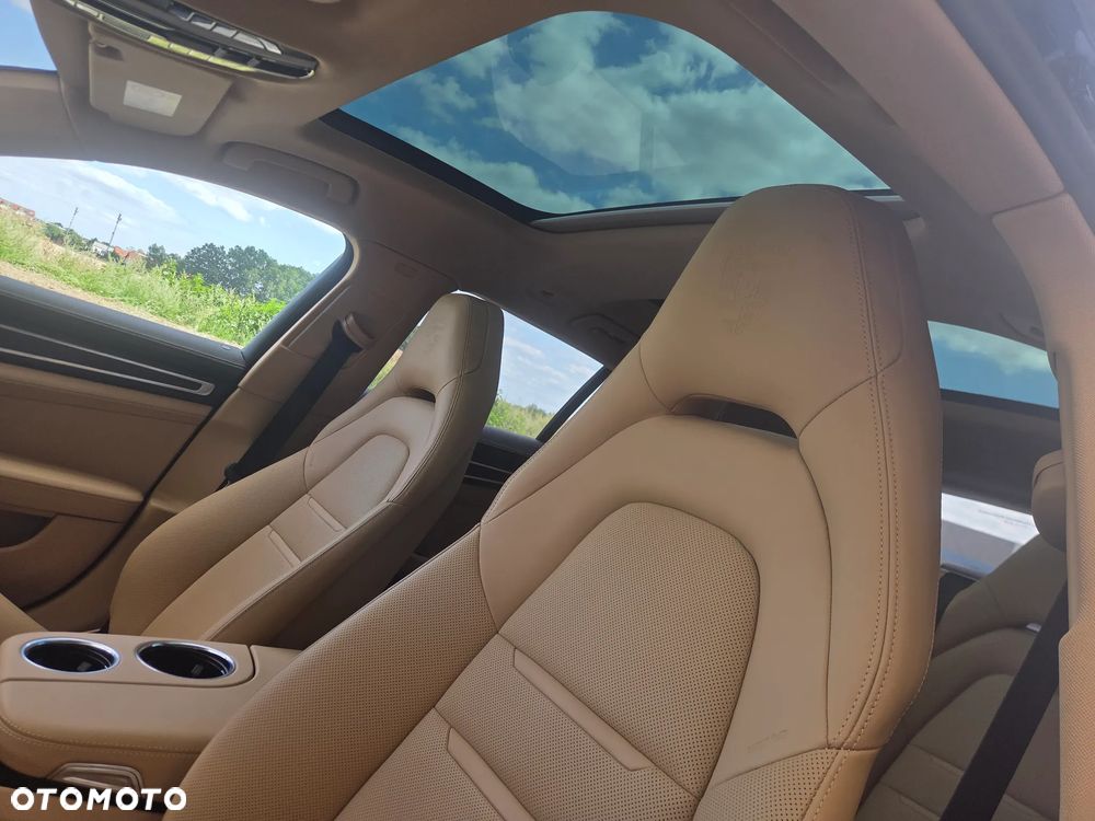 Porsche Panamera 4 E-Hybrid Platinum Edition - 10