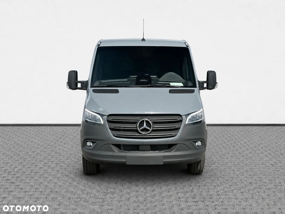 Mercedes-Benz Sprinter - 4