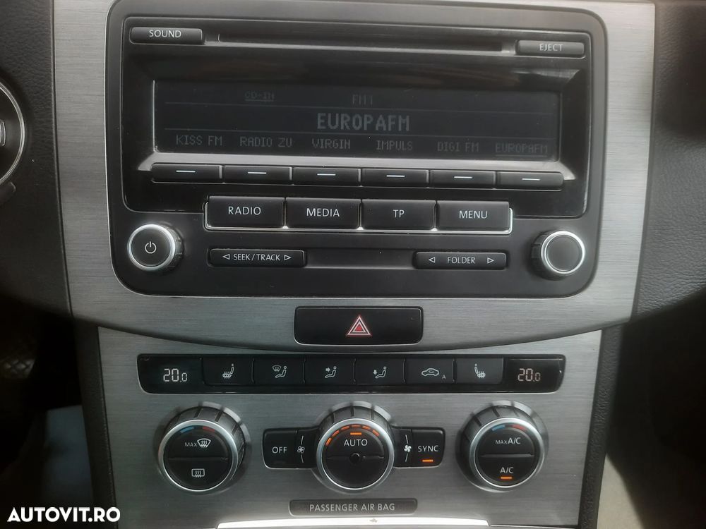 Volkswagen Passat 2.0 Blue TDI SCR Comfortline - 16