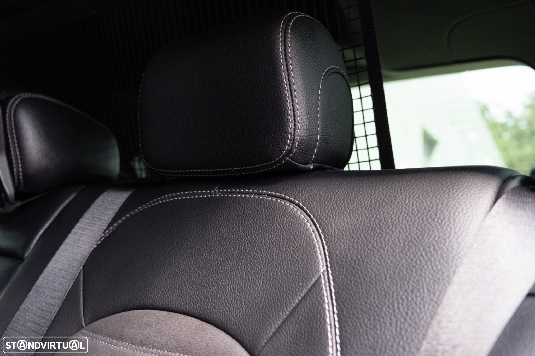 Mercedes-Benz C 300 BlueTEC Hybrid AMG Line - 29
