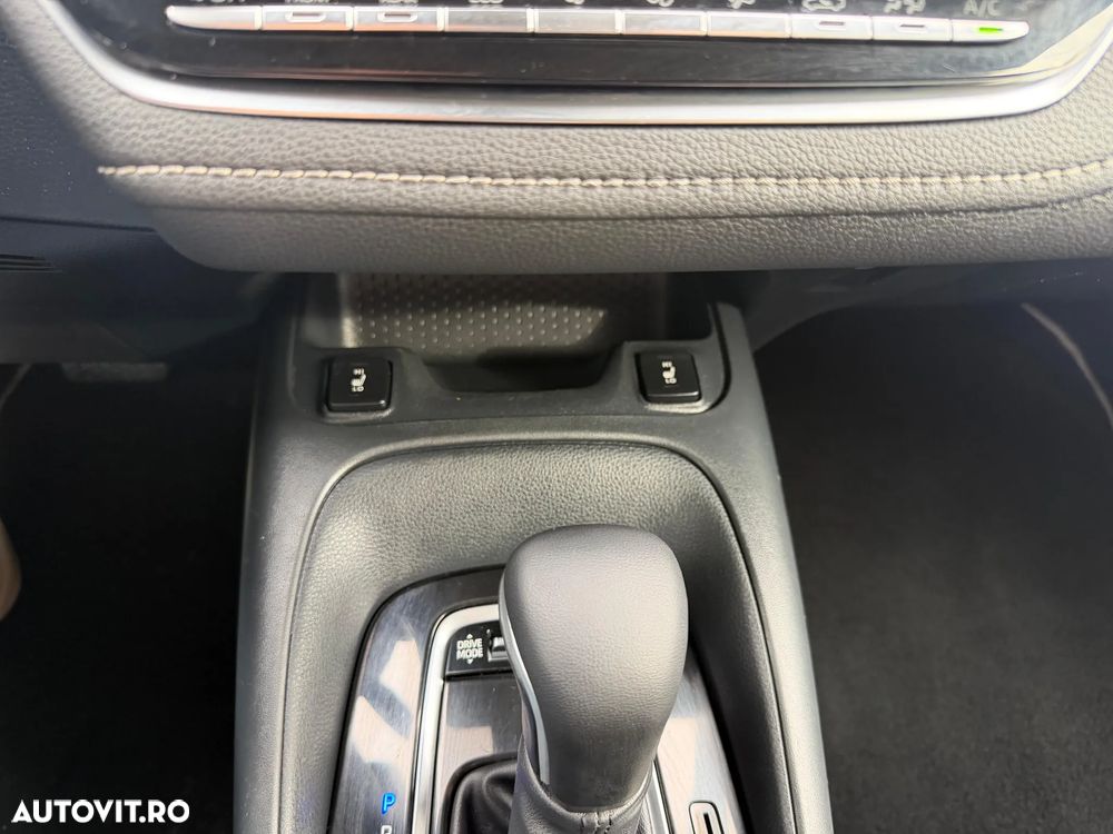 Toyota Corolla 1.8 HSD Dynamic - 17