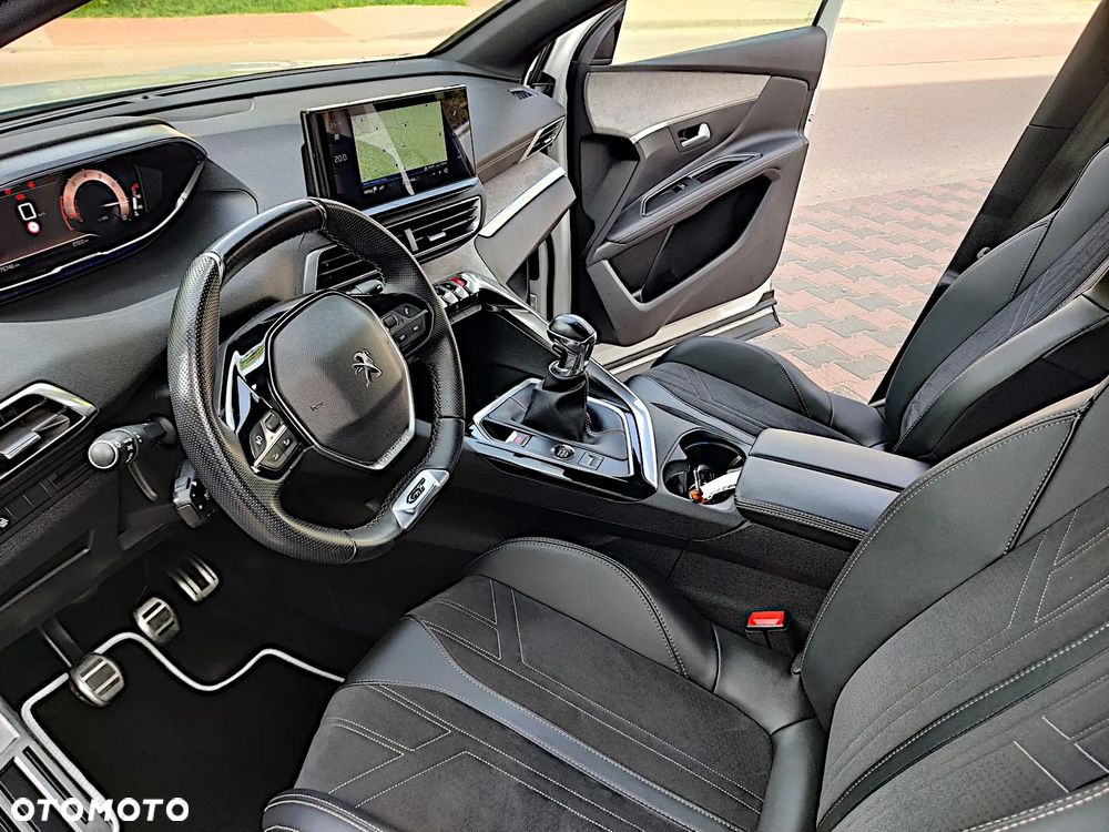 Peugeot 3008 1.2 PureTech GT S&S - 19